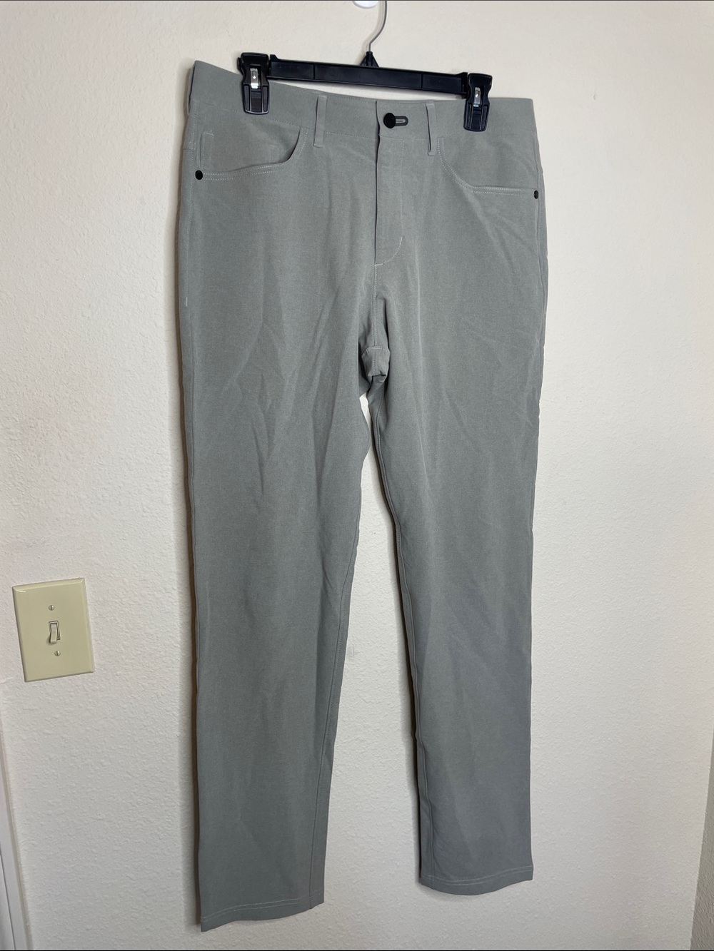 Public Rec | Men's Grey Performance Stretch Straight Pants Size 32x34